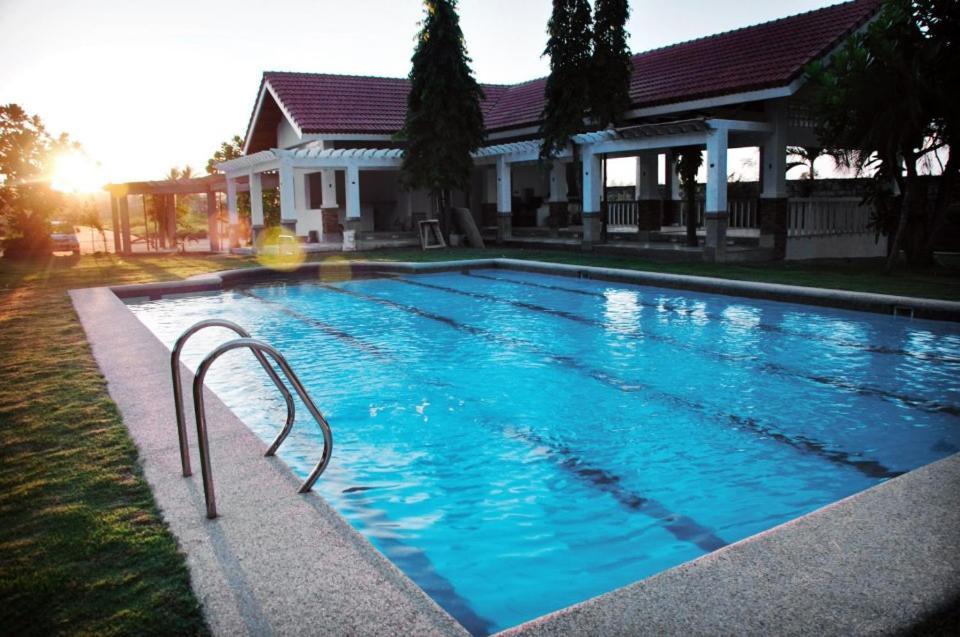 Happy Ripples Beach Resort Mabilao Zewnętrze zdjęcie